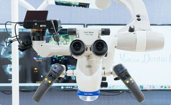 歯根端切除術に使用するマイクロスコープ